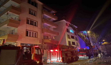Lüleburgaz apartmanda dairesinde çıkan yangın söndürüldü
