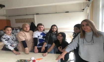 Öğrencilere El Sanatları Konusunda Kurs Verildi