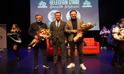 Yılmaz Vural Çorlu’da Gençlerle Buluştu