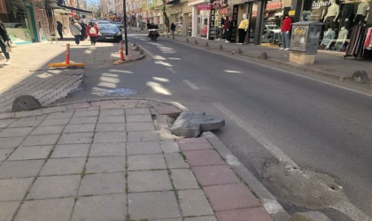 1 Senedir Yapılmayan Kaldırım