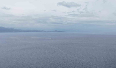 Ayvacık açıklarında botun battığı bölgede arama kurtarma çalışmaları devam ediyor