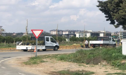 Büyükşehir Refüj Düzenlemesi Yaptı