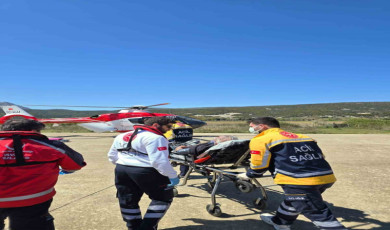 Gökçeada’da kalp krizi geçiren hasta ambulans helikopter ile Çanakkale’ye getirildi