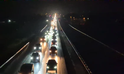 İstanbul'a dönüş: Tekirdağ'da trafik yoğunluğu