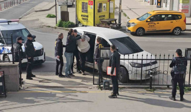 Miras dehşeti: 3 akrabasını öldüren zanlı adliyede