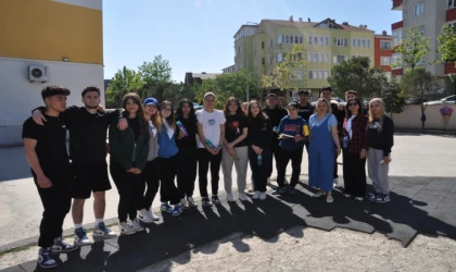 1 Kasım Okuluna Kardeşlik Eli