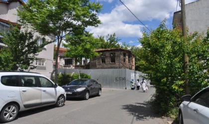 Balkan Evi Günden Güne Çöküyor!