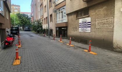 Otopark Toz Toprak İçinde