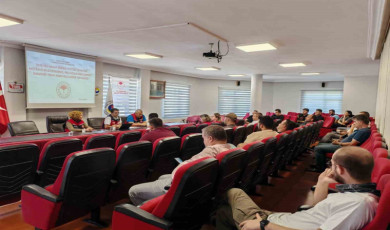 Çanakkale’de üreticiler ve bayiler bitki koruma ürünleri uygulamaları ve denetimleri konularında uyarıldı