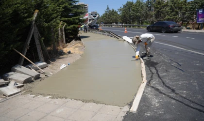 Kaldırımlar ve Aydınlatmalarda Yenileniyor