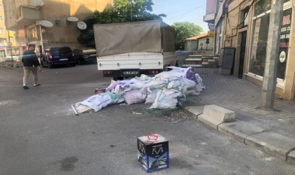 Molozların Kaldırımların Üstünde Ne İşi Var?