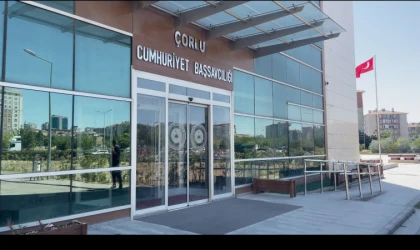 Uyuşturucu Tacirleri Atatürk Meydanı’nda Kıskıvrak Yakalandı