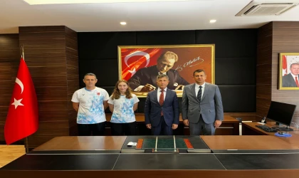 Başarılı Sporcu Sinem Yıldız, Kaymakam Niyazi Erten’i Ziyaret Etti