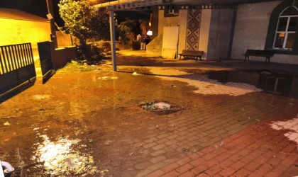 Bir Haftadır Su Boşa Akıyor