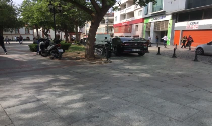 Otoparklar Yetersiz, Araçlar Kaldırımlarda