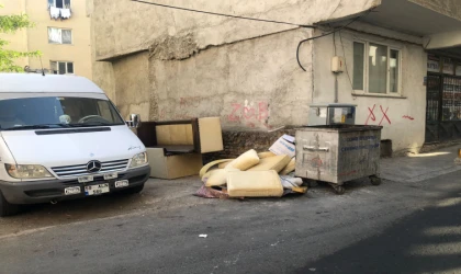 Yine Çöp Kutusu, Yine Atılmış Eşya