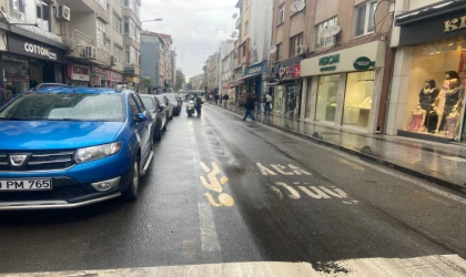 Ana Caddelerde Çöp Boşaltma Sorunu