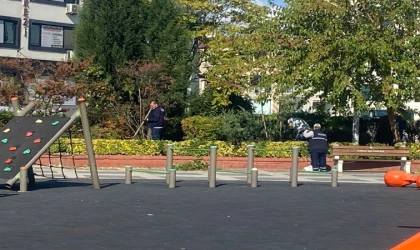 Belediye Ekipleri Parkı Dip Bucak Temizledi