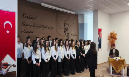 İstiklal Şairi Mehmet Akif Ersoy Şiirleriyle Anıldı