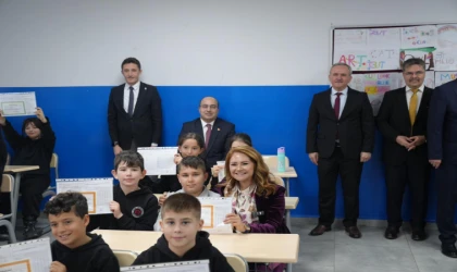 Müge Başkan, Öğrencilerin Karne Heyecanına Ortak Oldu