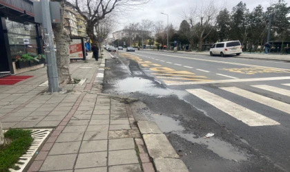 ANA CADDELERİNDE BİLE ÇUKUR VAR!