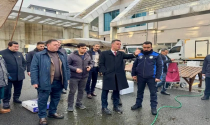 Pazar Yeri Esnafını Ziyaret Etti