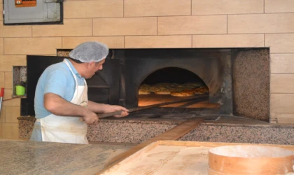 Ramazanın Vazgeçilmezi Pideler Pişmeye Başladı