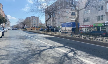 Atatürk Bulvarı’nda Refüjler Yenilendi