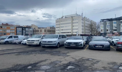 Ücretli Otopark Yine Delik Deşik