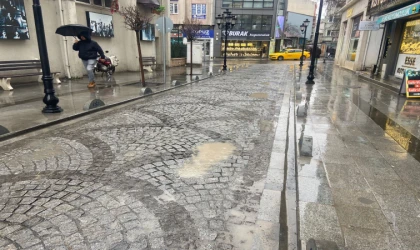 Yeni Yapılan Yolda Bozulmalar Başladı