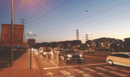 ÇORLU TRAFİĞİNE ÇÖZÜM BEKLENİYOR