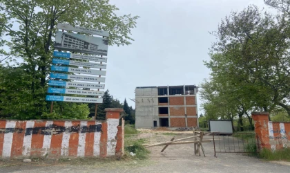Okul İnşaatı Kaderine Terk Edildi