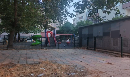 Parkın Karanlık Olması Tepki Çekiyor